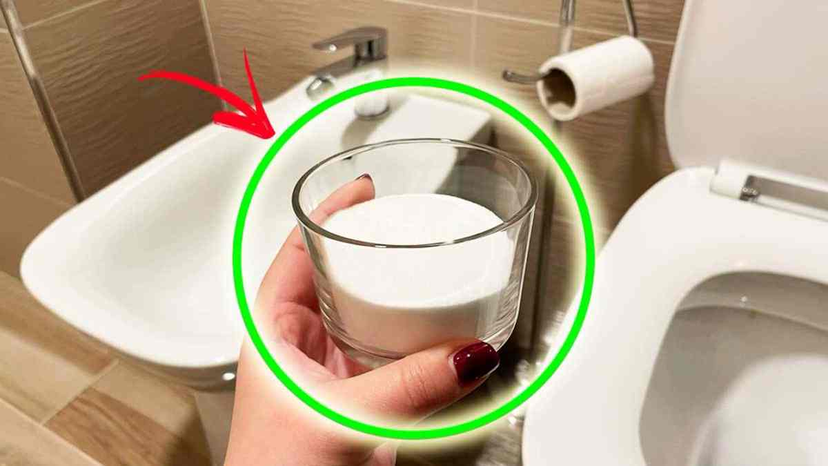 Comment utiliser le bicarbonate de soude pour nettoyer la salle de bain et éliminer ces 6 problèmes