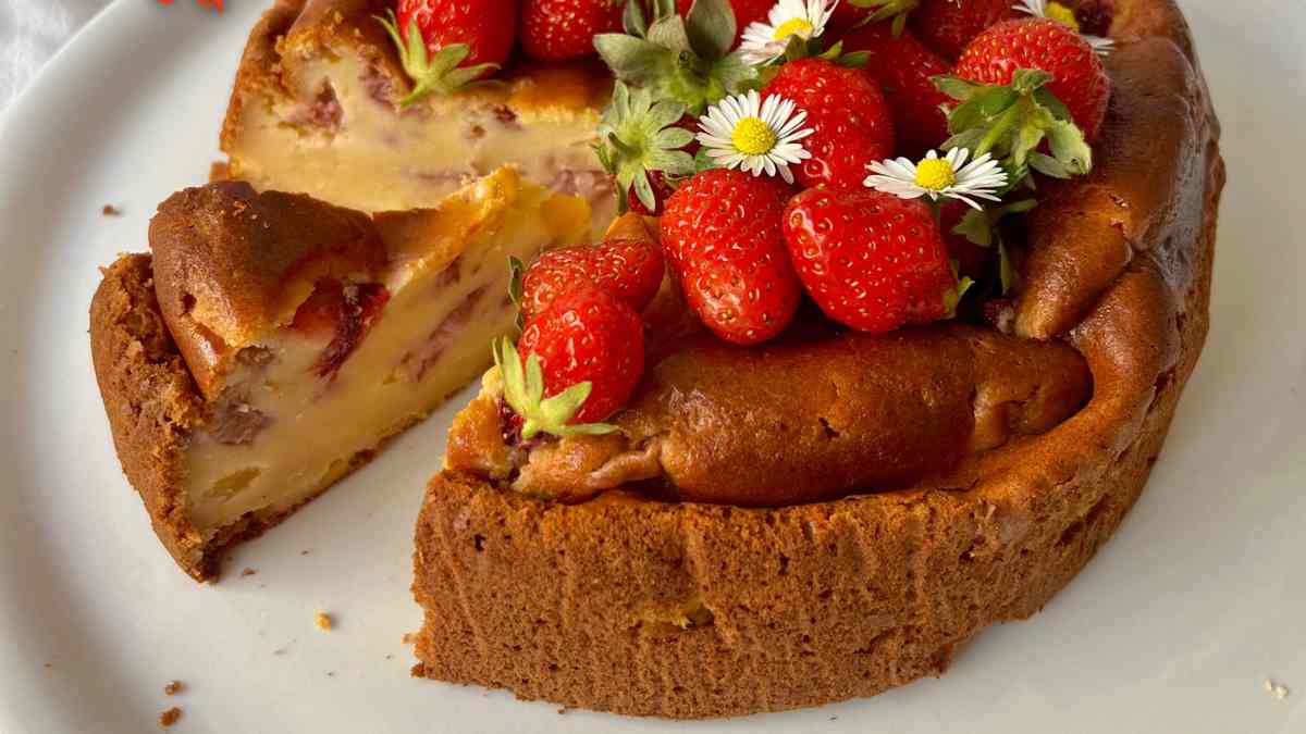gâteau à la mange et aux fraises