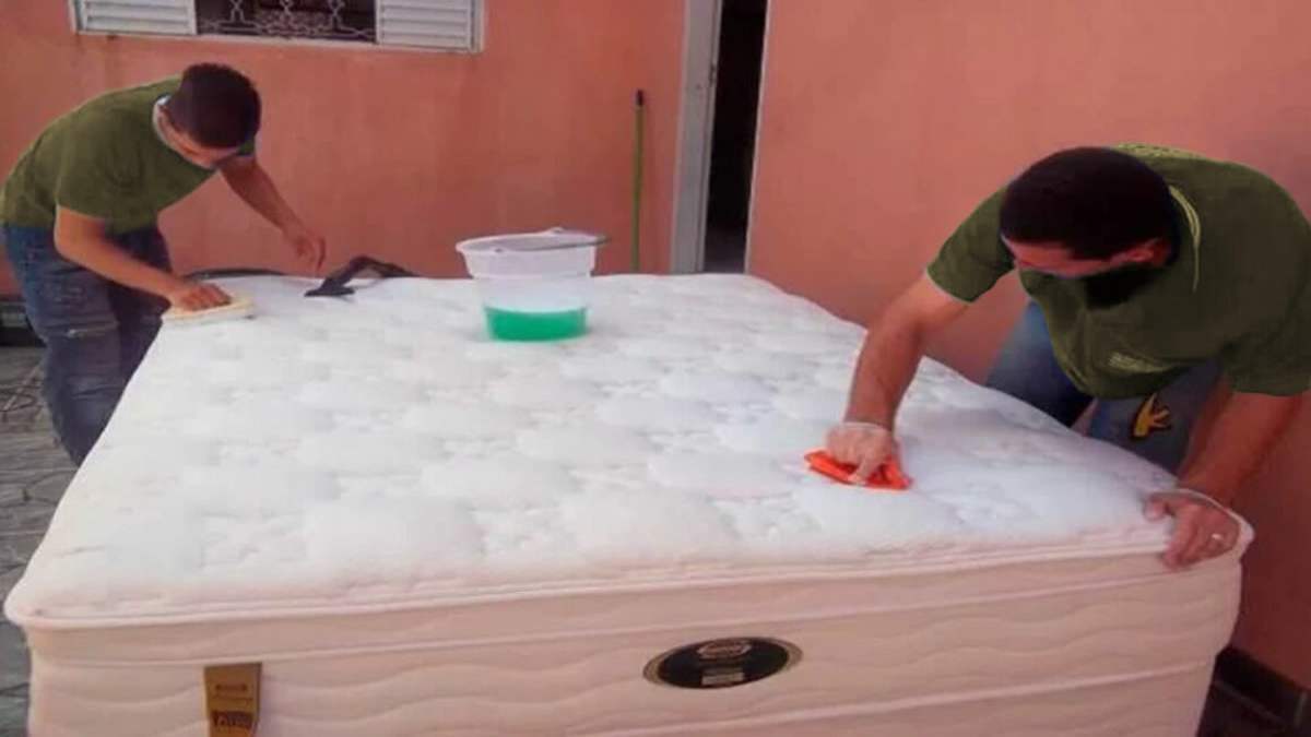 8 astuces maison pour nettoyer un matelas sale