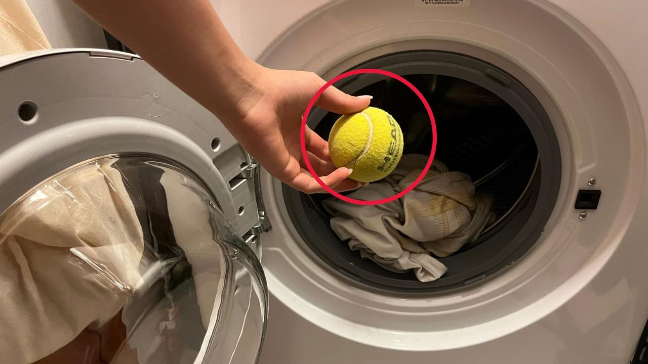 Balles de tennis dans la machine à laver : bonne ou mauvaise idée